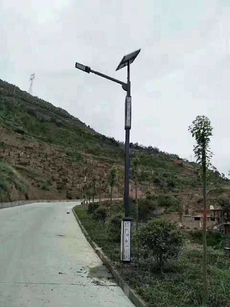 比如县仿古太阳能路灯